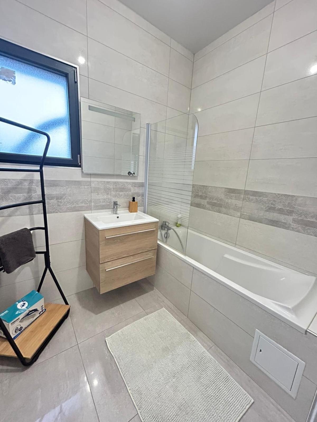 Apartmán Bella Vista, Parking Gratuit, 5 Min Auxerre Monéteau Exteriér fotografie